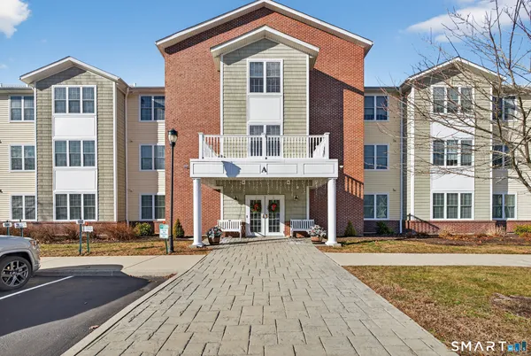 $309,000 | 2590 Gold Star Highway, Unit 110, Groton, CT 06355