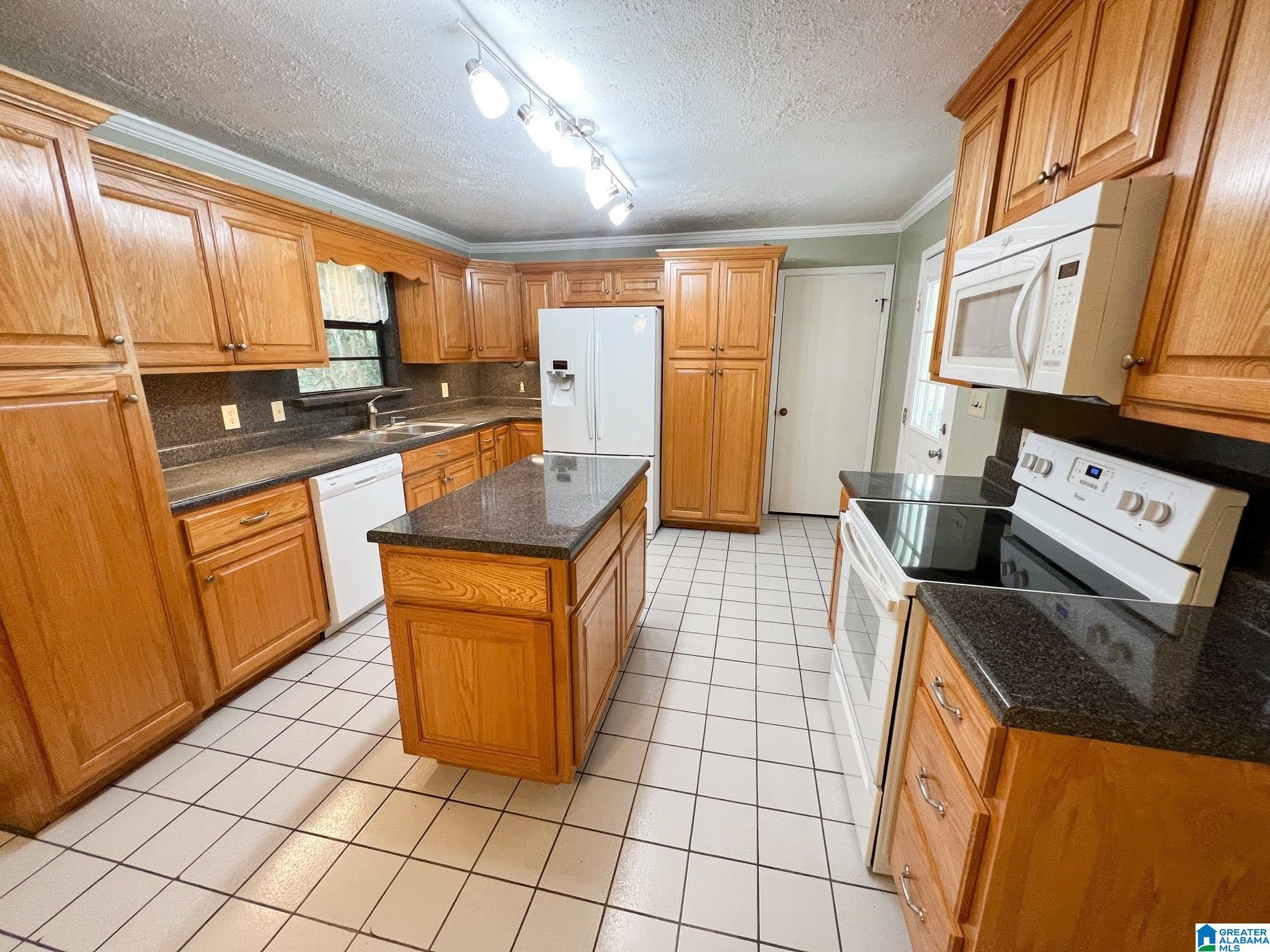 306 Hilltop Road Weaver, AL 36277 - Photo 4 of 9