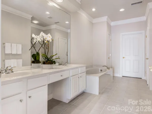 $575,000 | 429 Eberle Way, Matthews, NC 28105