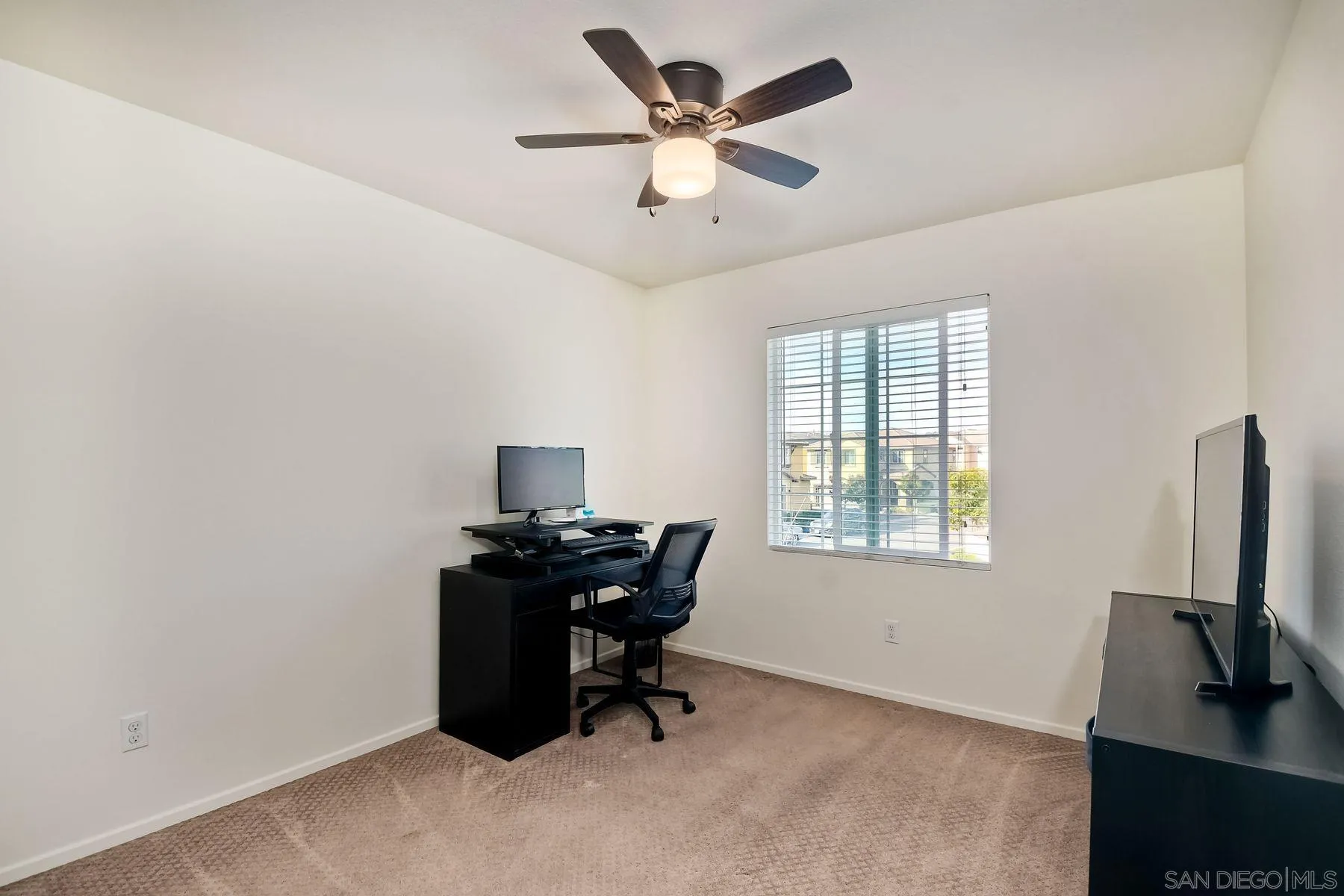205 Oberlander Way Fallbrook, CA 92028 - Photo 15 of 30 Gallery Image 15