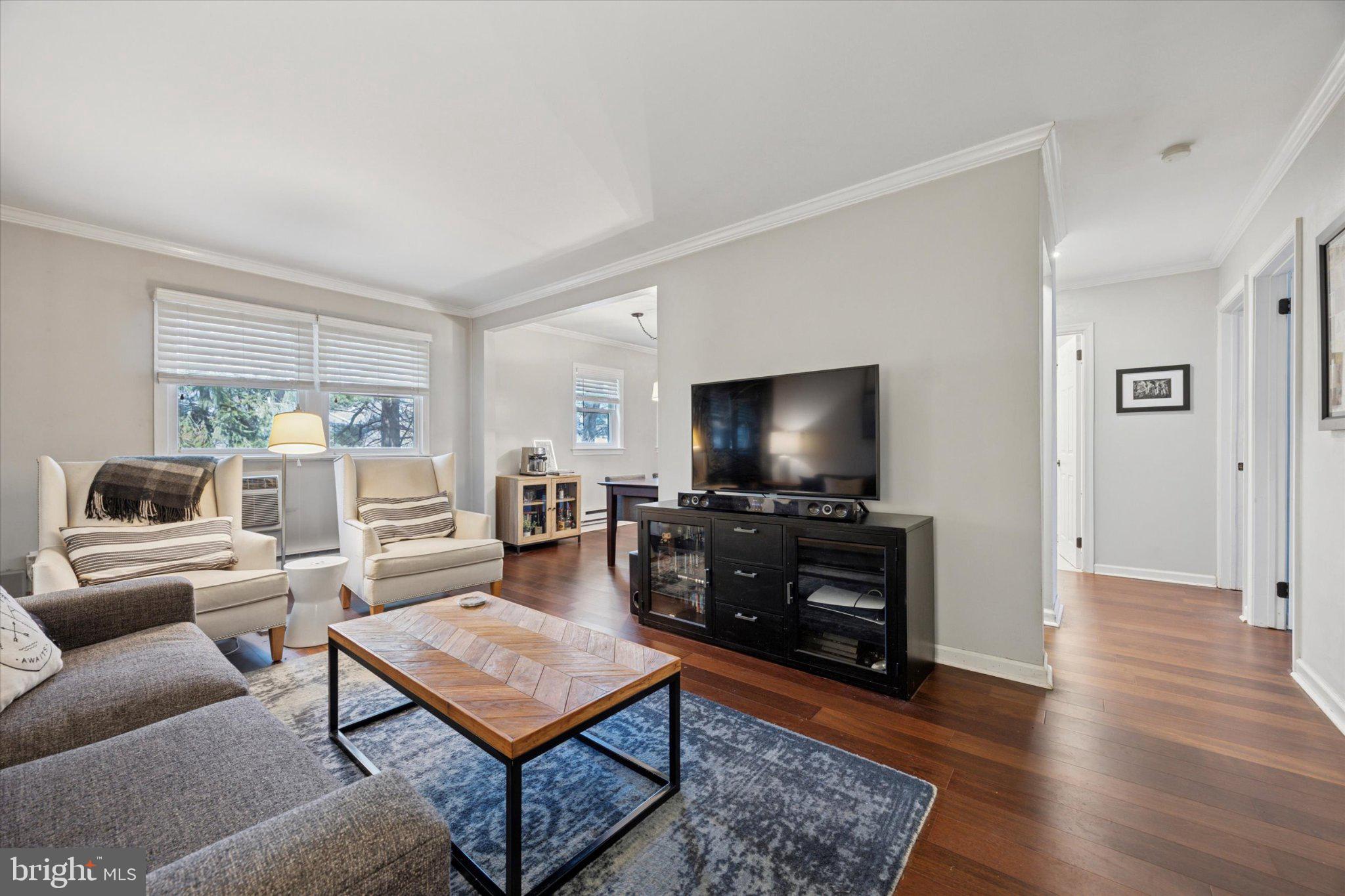 178 Elephant Road, Unit B21 Dublin, PA 18917 - Photo 4 of 17 Inviting living space with warm tones.