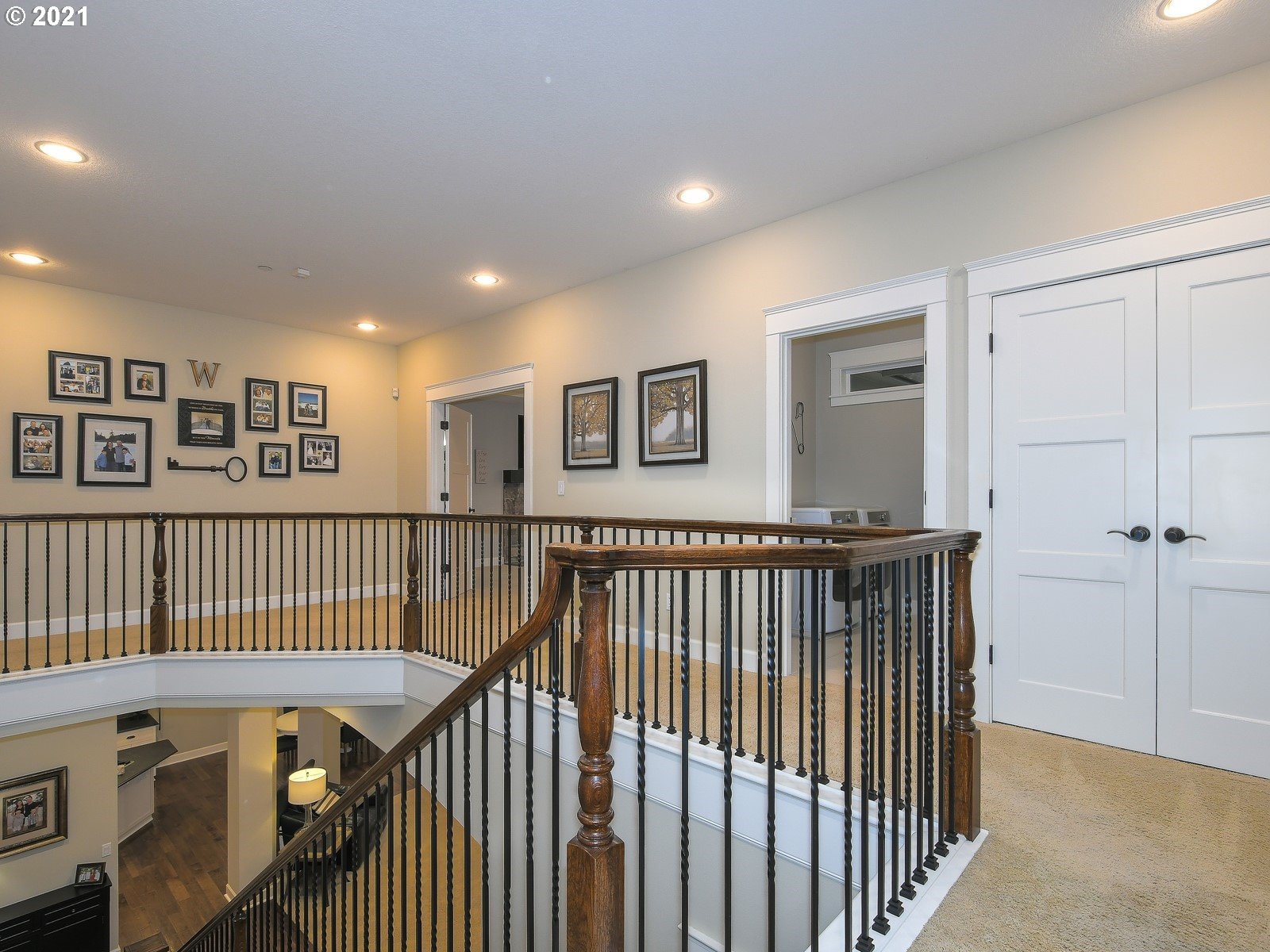 22706 Northeast 7th Court Ridgefield, WA 98642 - Photo 22 of 32 a view of a hallway with windows