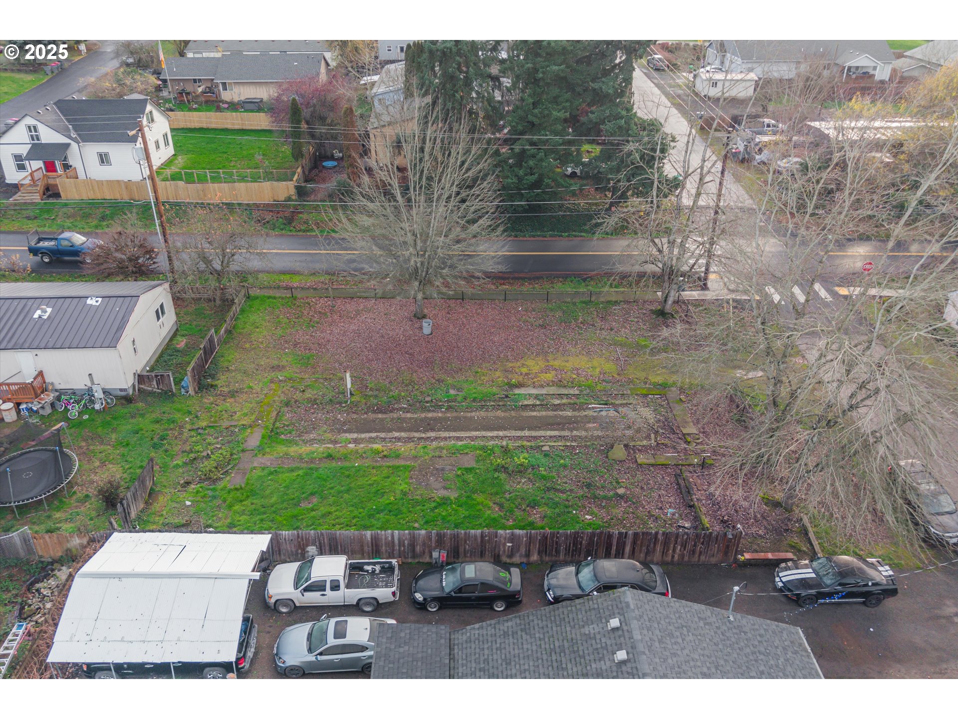 160 East 7th Street Lafayette, OR 97127 - Photo 5 of 6 a view of a backyard