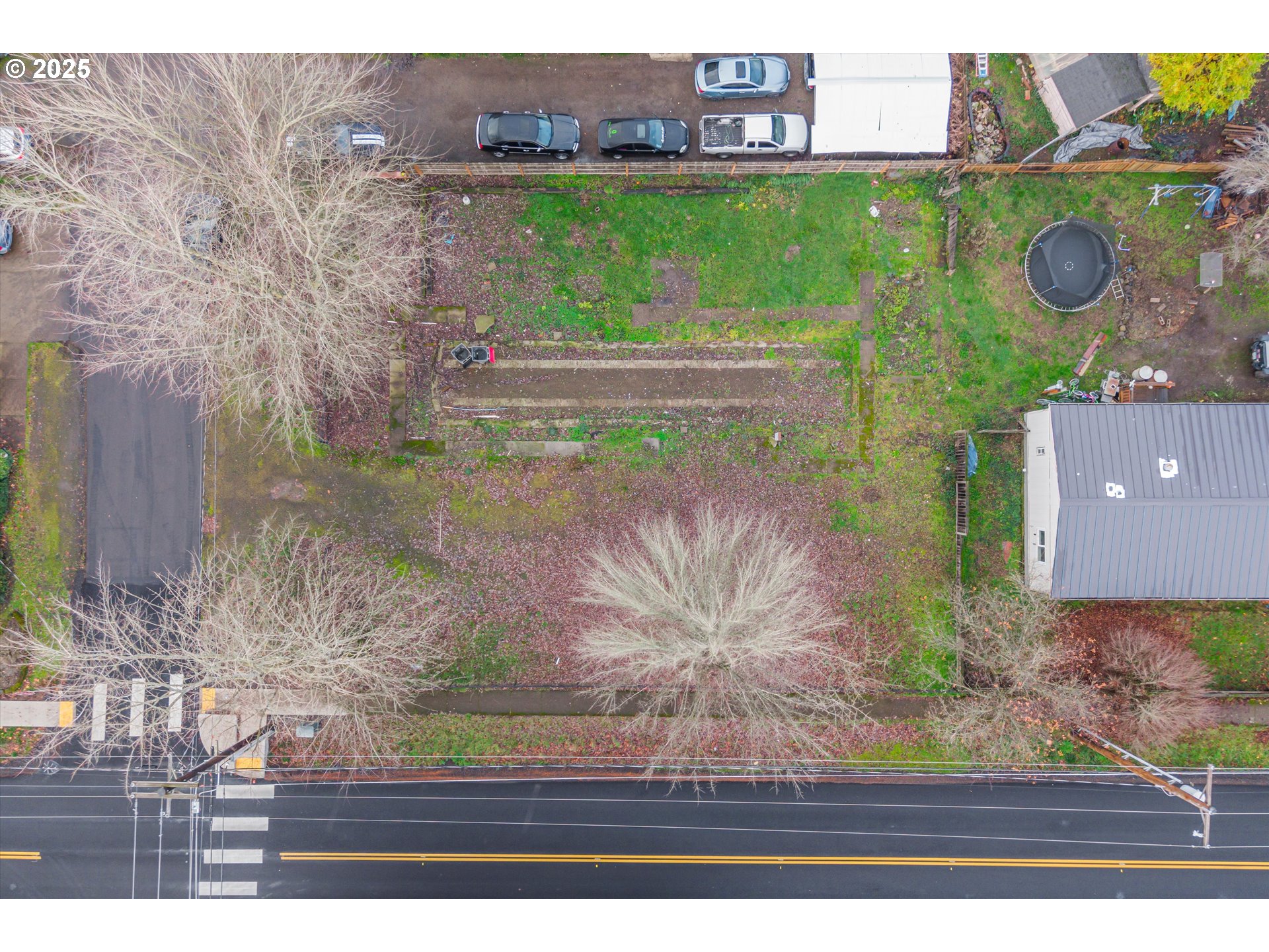 160 East 7th Street Lafayette, OR 97127 - Photo 6 of 6 a bird view of a garden