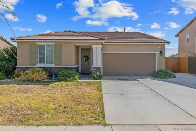 $419,999 | 495 Pearl Drive, Lemoore, CA 93245