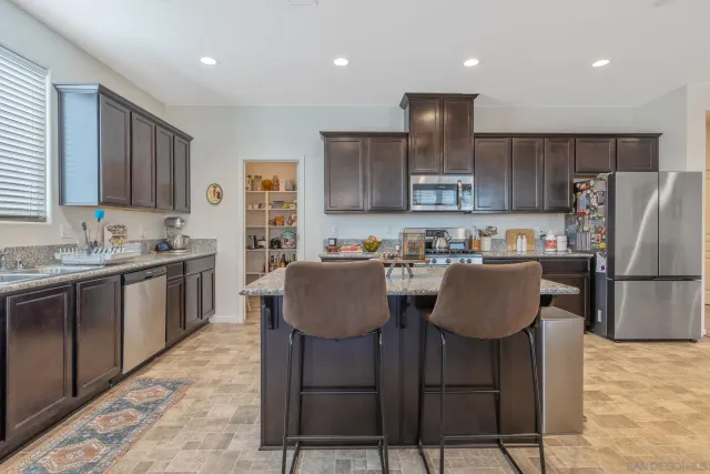 $419,999 | 495 Pearl Drive, Lemoore, CA 93245