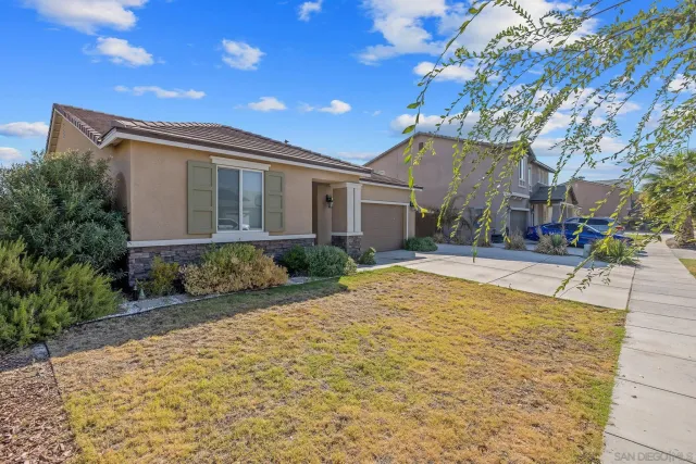 $419,999 | 495 Pearl Drive, Lemoore, CA 93245