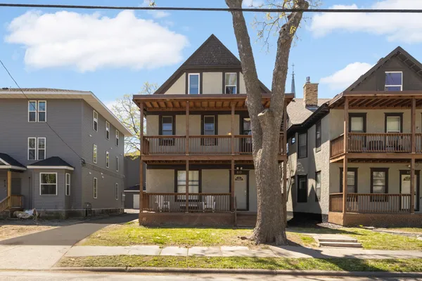 $949,900 | 810 6th Street Southeast, Minneapolis, MN 55414