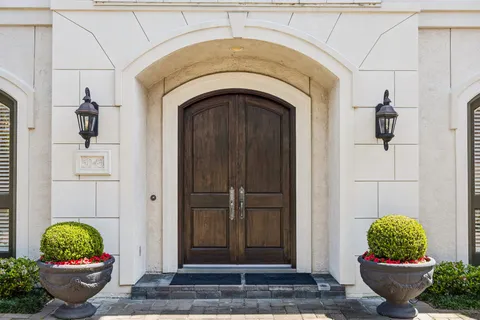 $1,799,000 | 5043 Tangle Lane, Houston, TX 77056