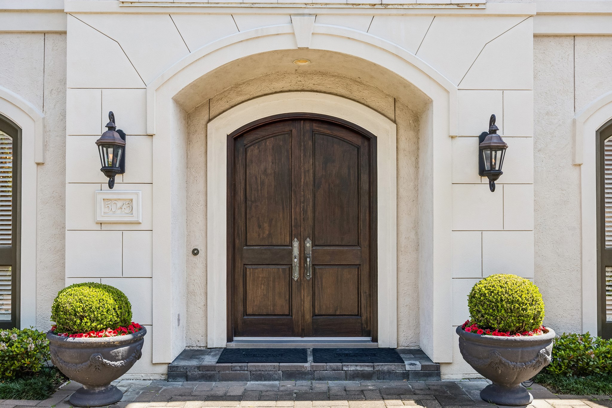 5043 Tangle Lane Houston, TX 77056 - Photo 2 of 50 a view of a entryway