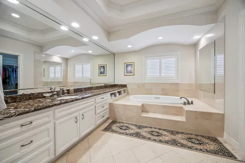 $1,799,000 | 5043 Tangle Lane, Houston, TX 77056