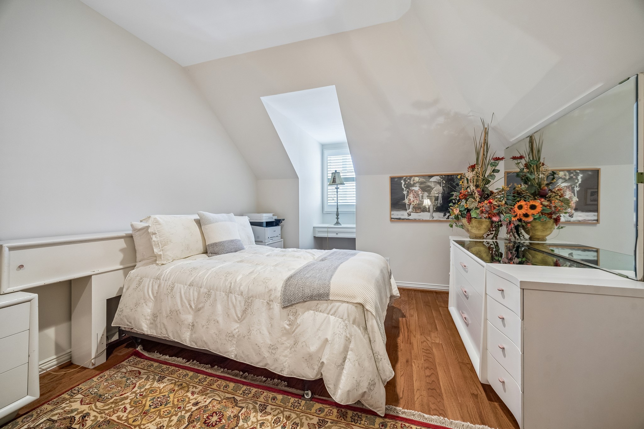 5043 Tangle Lane Houston, TX 77056 - Photo 30 of 50 a bedroom with bed and window