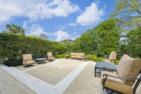 $1,799,000 | 5043 Tangle Lane, Houston, TX 77056