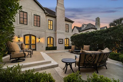 $1,799,000 | 5043 Tangle Lane, Houston, TX 77056