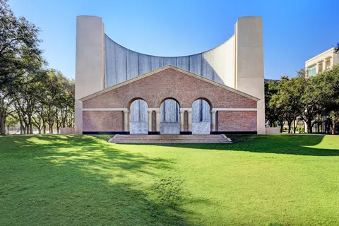 $1,799,000 | 5043 Tangle Lane, Houston, TX 77056