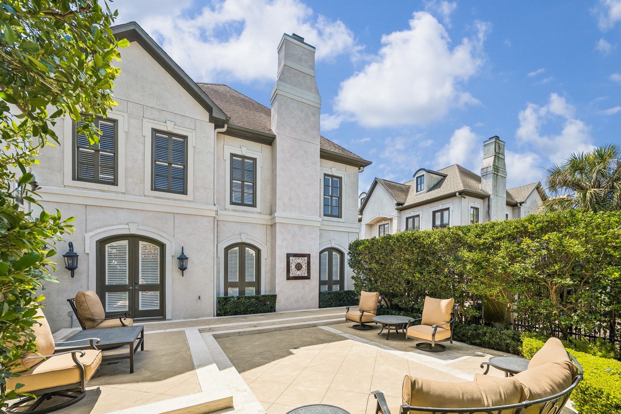5043 Tangle Lane Houston, TX 77056 - Photo 10 of 50 a building outdoor space with patio furniture