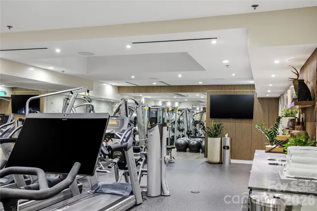 $625,000 | 127 North Tryon Street, Unit 303, Charlotte, NC 28202