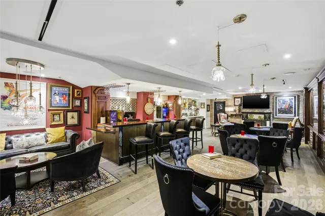 $625,000 | 127 North Tryon Street, Unit 303, Charlotte, NC 28202