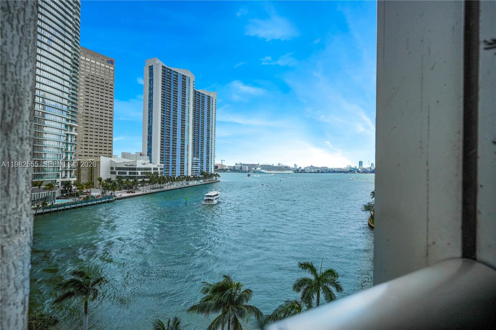 465 Brickell Avenue, Unit 702 Miami, FL 33131 - Photo 11 of 41