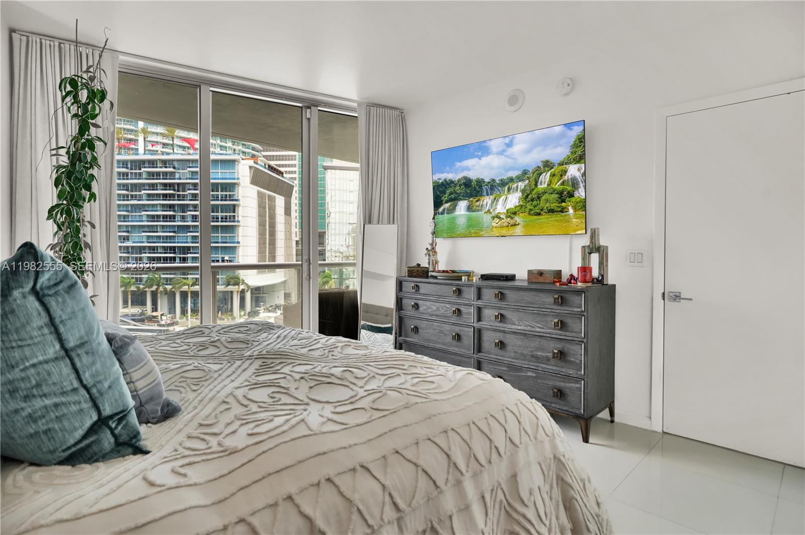 465 Brickell Avenue, Unit 702 Miami, FL 33131 - Photo 20 of 41