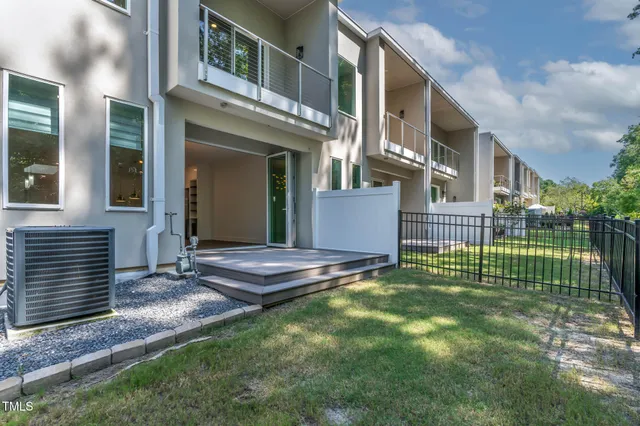 $667,000 | 4015 Southpoint Lndg Way, Unit 8, Durham, NC 27707