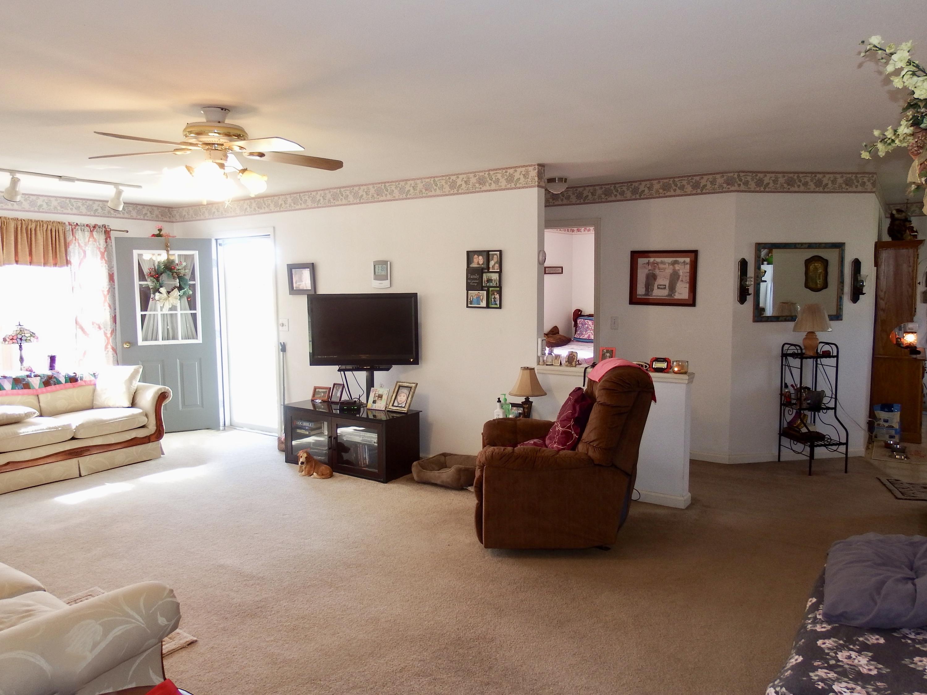 195 Reece Road Pikeville, TN 37367 - Photo 6 of 37 fullsizeoutput_1bb7