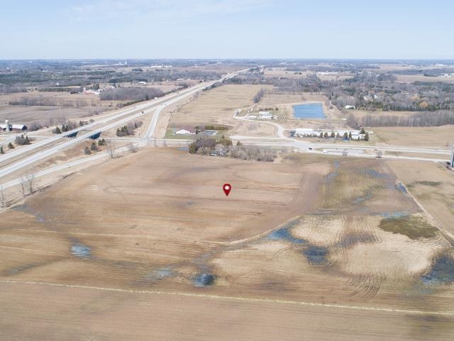 5813 Michigan Avenue Manitowoc, WI 54220 - Photo 3 of 7