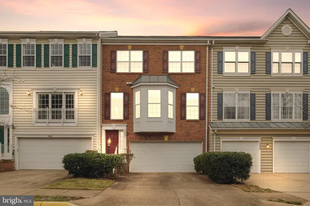 $699,900 | 20831 Miranda Falls Square, Sterling, VA 20165