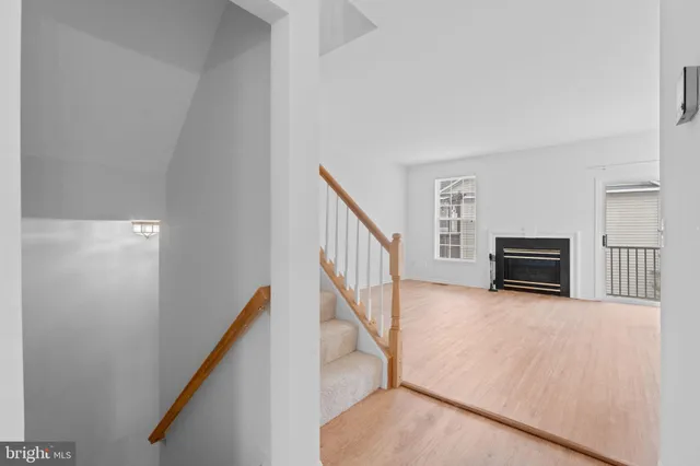 $699,900 | 20831 Miranda Falls Square, Sterling, VA 20165