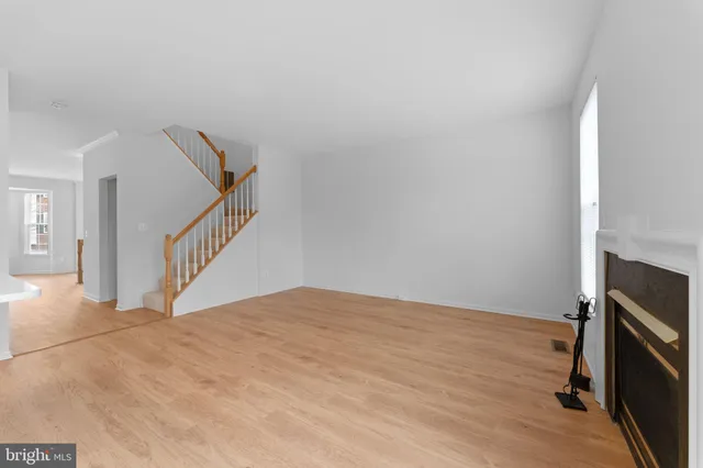 $699,900 | 20831 Miranda Falls Square, Sterling, VA 20165