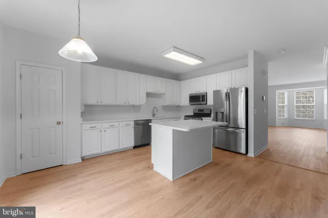 $699,900 | 20831 Miranda Falls Square, Sterling, VA 20165