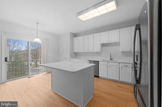 $699,900 | 20831 Miranda Falls Square, Sterling, VA 20165