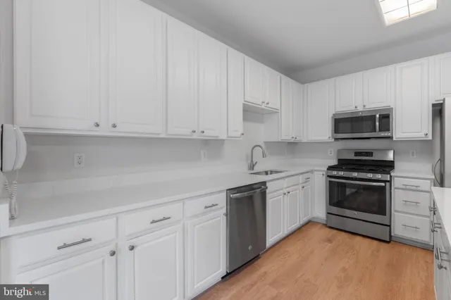 $699,900 | 20831 Miranda Falls Square, Sterling, VA 20165