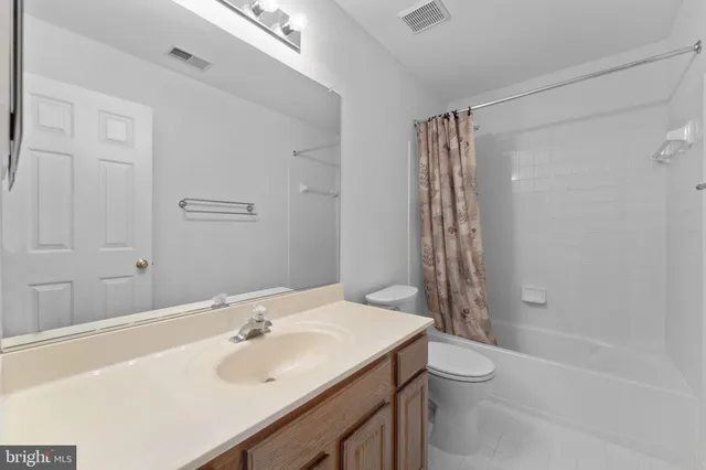 $699,900 | 20831 Miranda Falls Square, Sterling, VA 20165