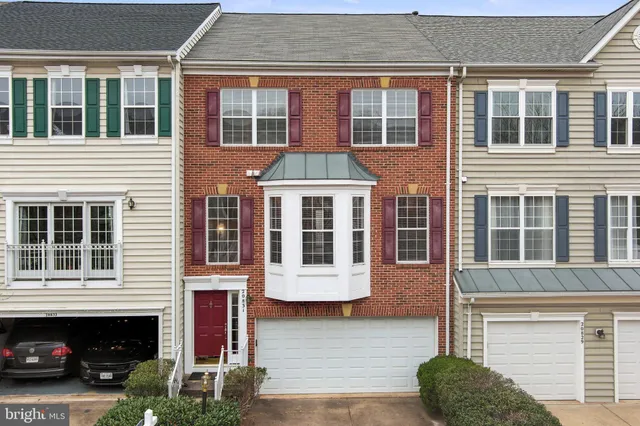 $699,900 | 20831 Miranda Falls Square, Sterling, VA 20165