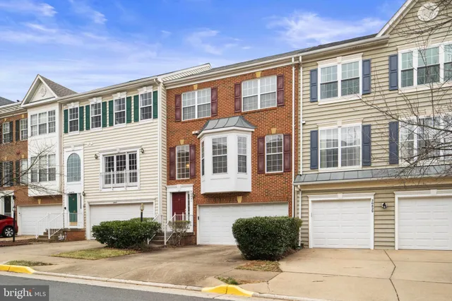 $699,900 | 20831 Miranda Falls Square, Sterling, VA 20165