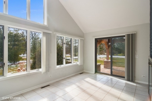 2110 Common Ridings Way Inverness, IL 60010 - Photo 7 of 35