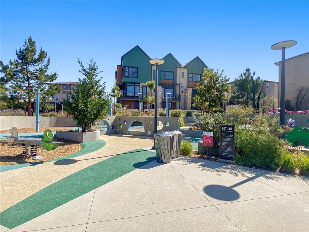 125 Pattern Irvine, CA 92618 - Photo 35 of 38 a view of a house with sitting area and garden