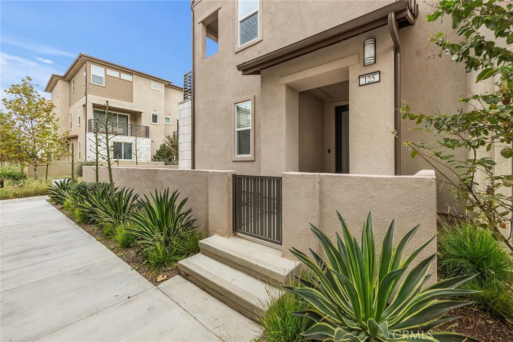 125 Pattern Irvine, CA 92618 - Photo 5 of 38 a front view of a house