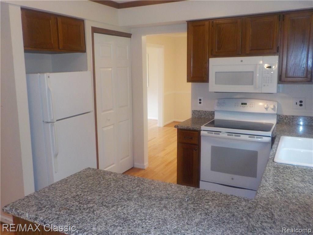 35797 Smithfield Road Farmington, MI 48335 - Photo 13 of 21