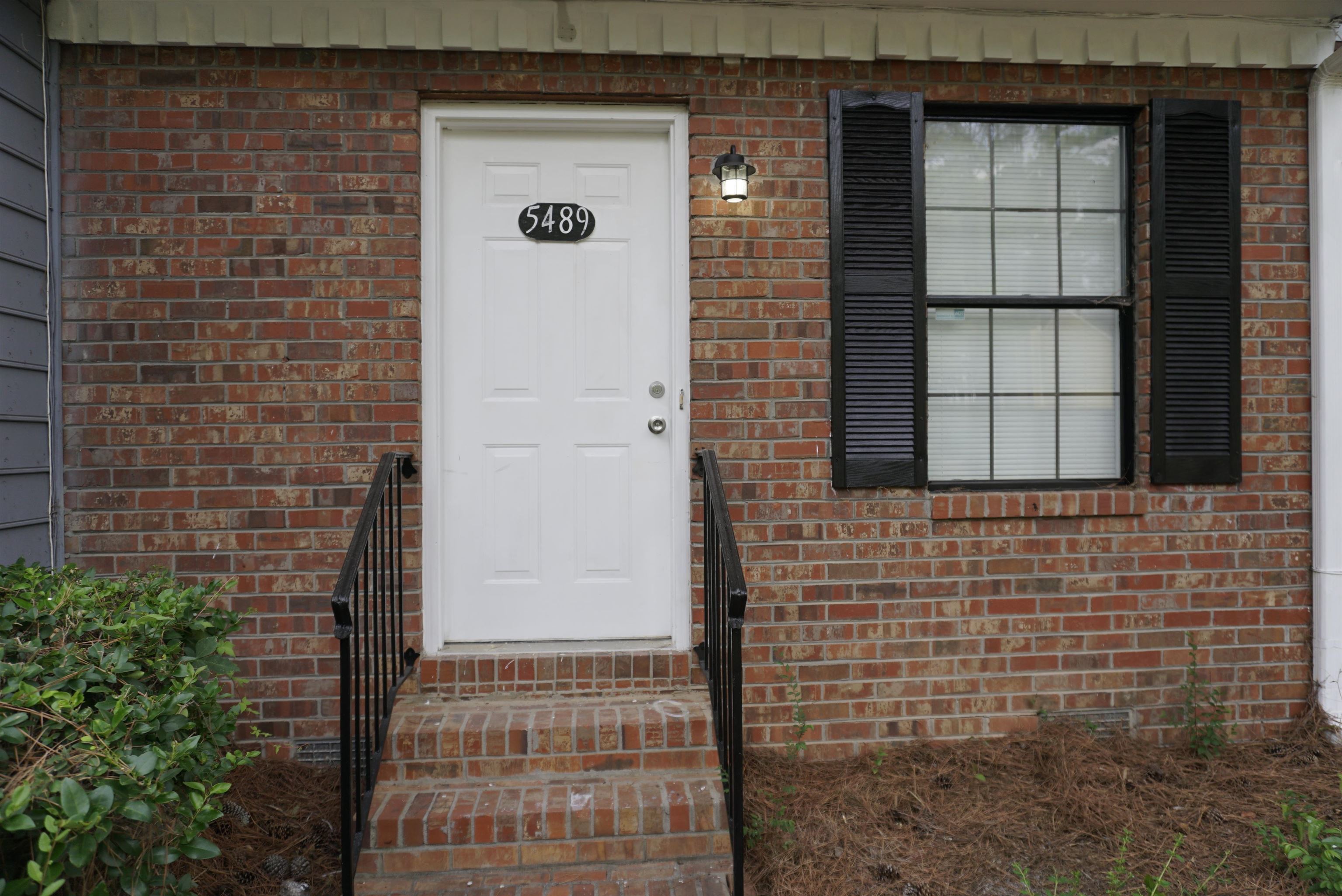 5489 South Park Place Atlanta, GA 30349 - Photo 2 of 37 a view of door