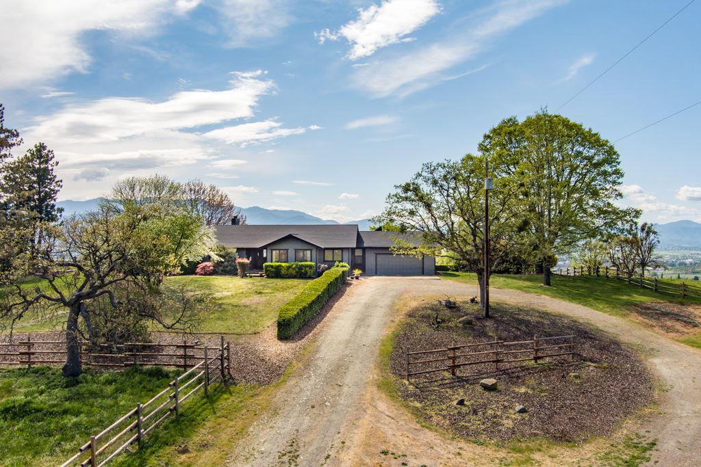 6069 Hughes Road Medford, OR 97504 - Photo 11 of 84 HR(11)