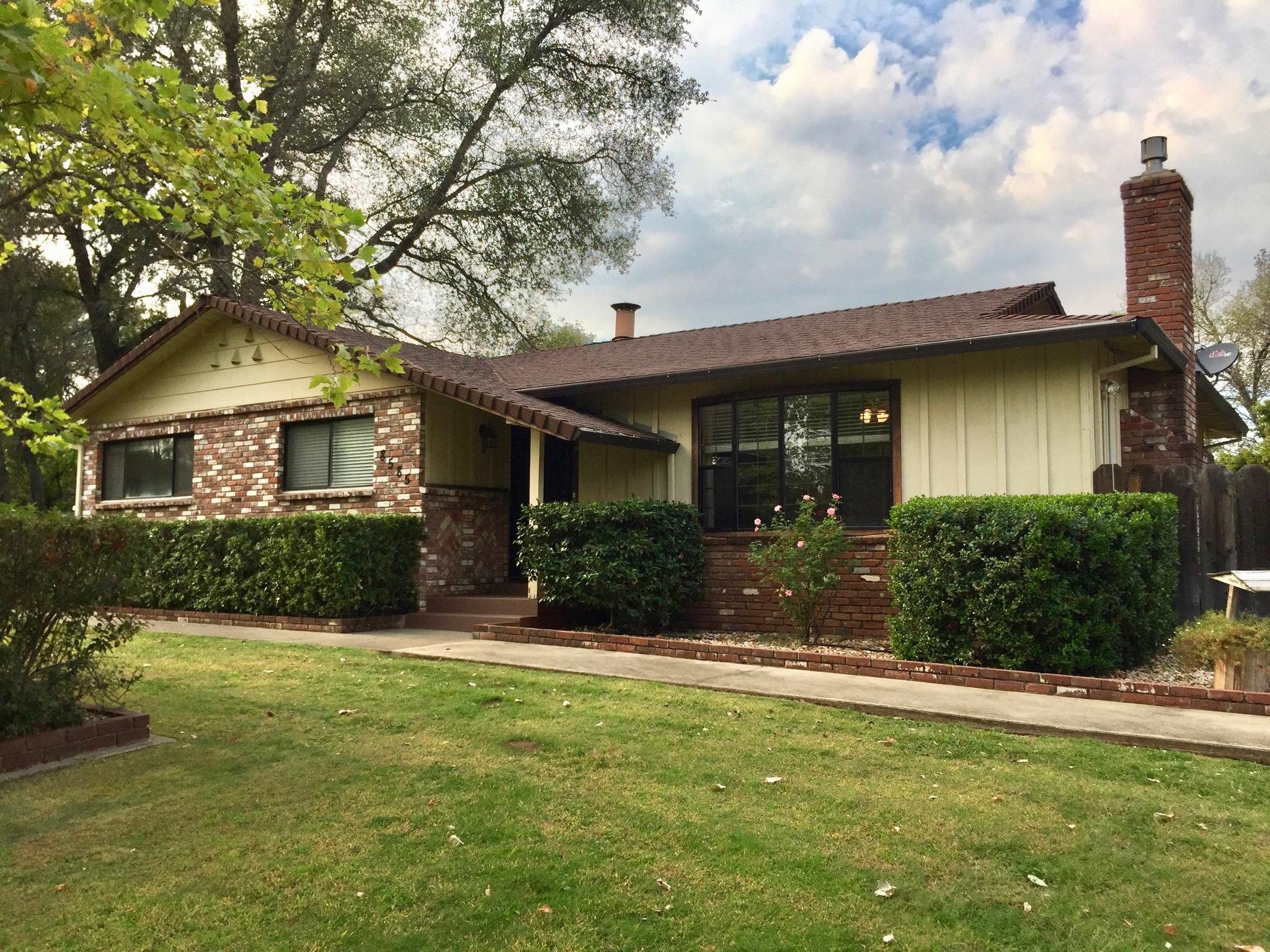 8585 Redbank Road Redding, CA 96001 - Photo 1 of 37 front view of a house with a yard