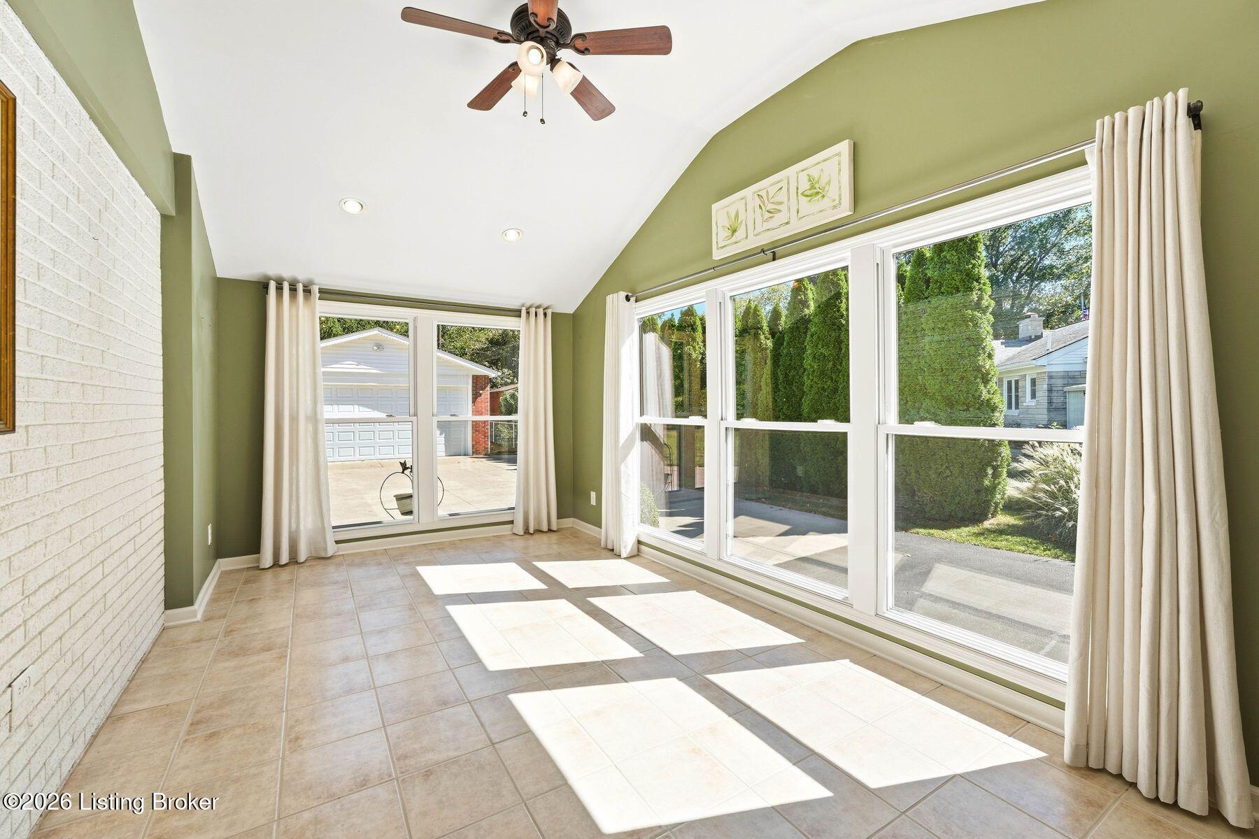 111 South Hampton Road Louisville, KY 40222 - Photo 21 of 56 photo_online_032