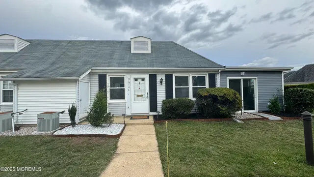 $339,500 | 146 Old Nassau Road, Unit B, Monroe Township, NJ 08831