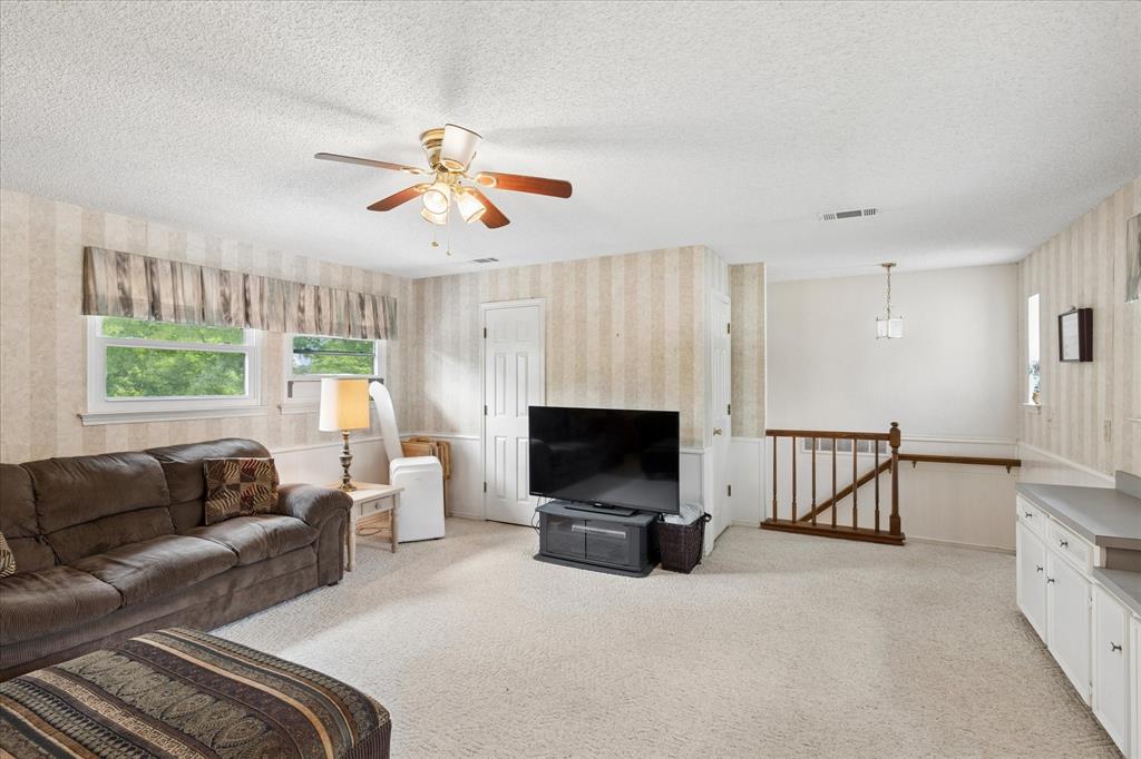 1401 Clover Hill Road Mansfield, TX 76063 - Photo 13 of 25