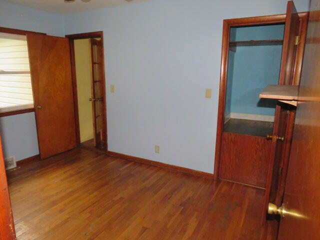 341 North 28th Street Springfield, MI 49037 - Photo 3 of 6 IMG_5328