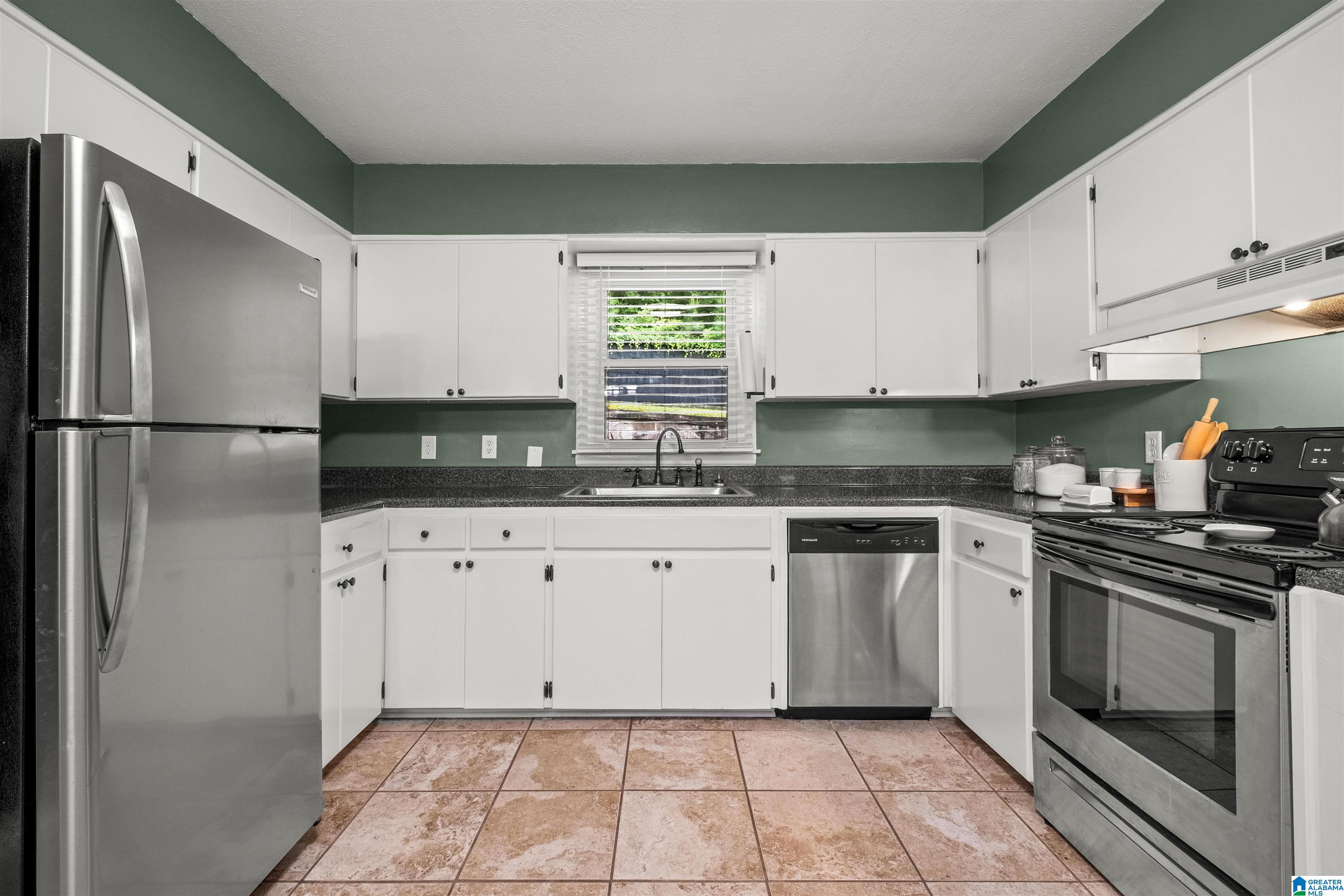 2012 Lynn Road Anniston, AL 36207 - Photo 9 of 36 Gallery Image 9