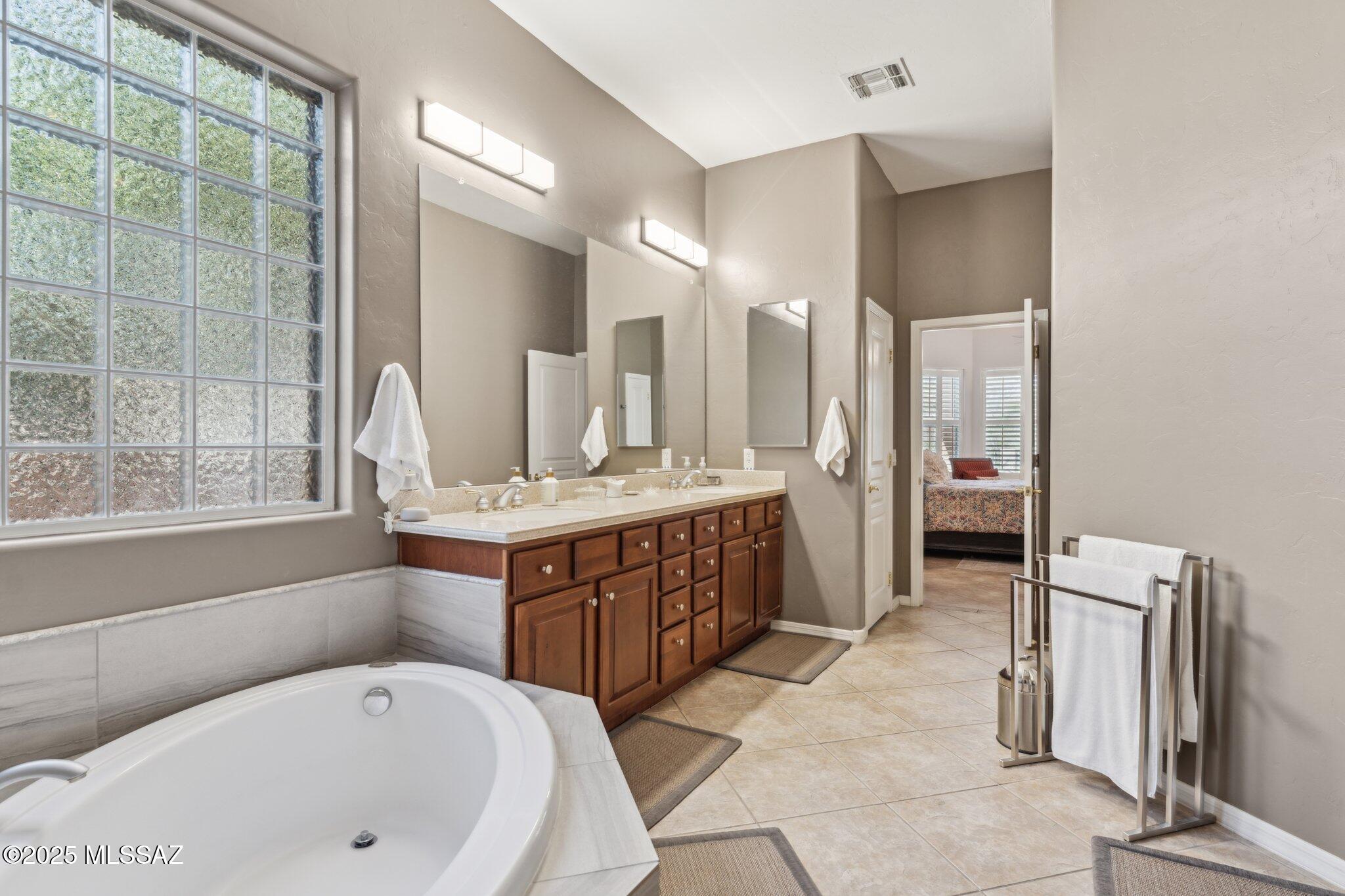 12679 North Piping Rock Road Tucson, AZ 85755 - Photo 19 of 39