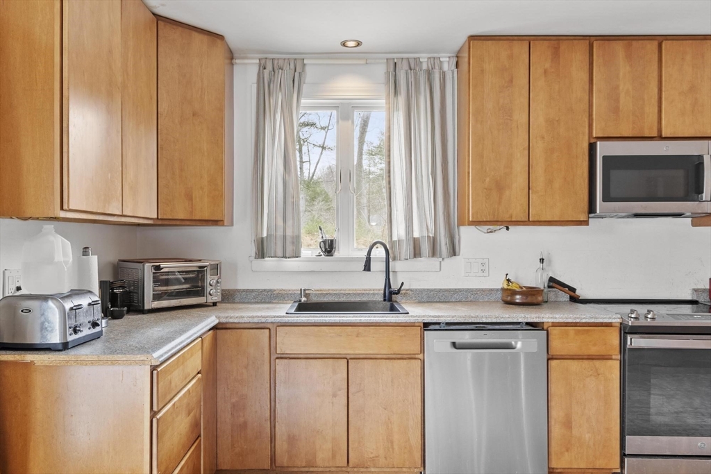 224 Echo Cove Road Hamilton, MA 01982 - Photo 8 of 28